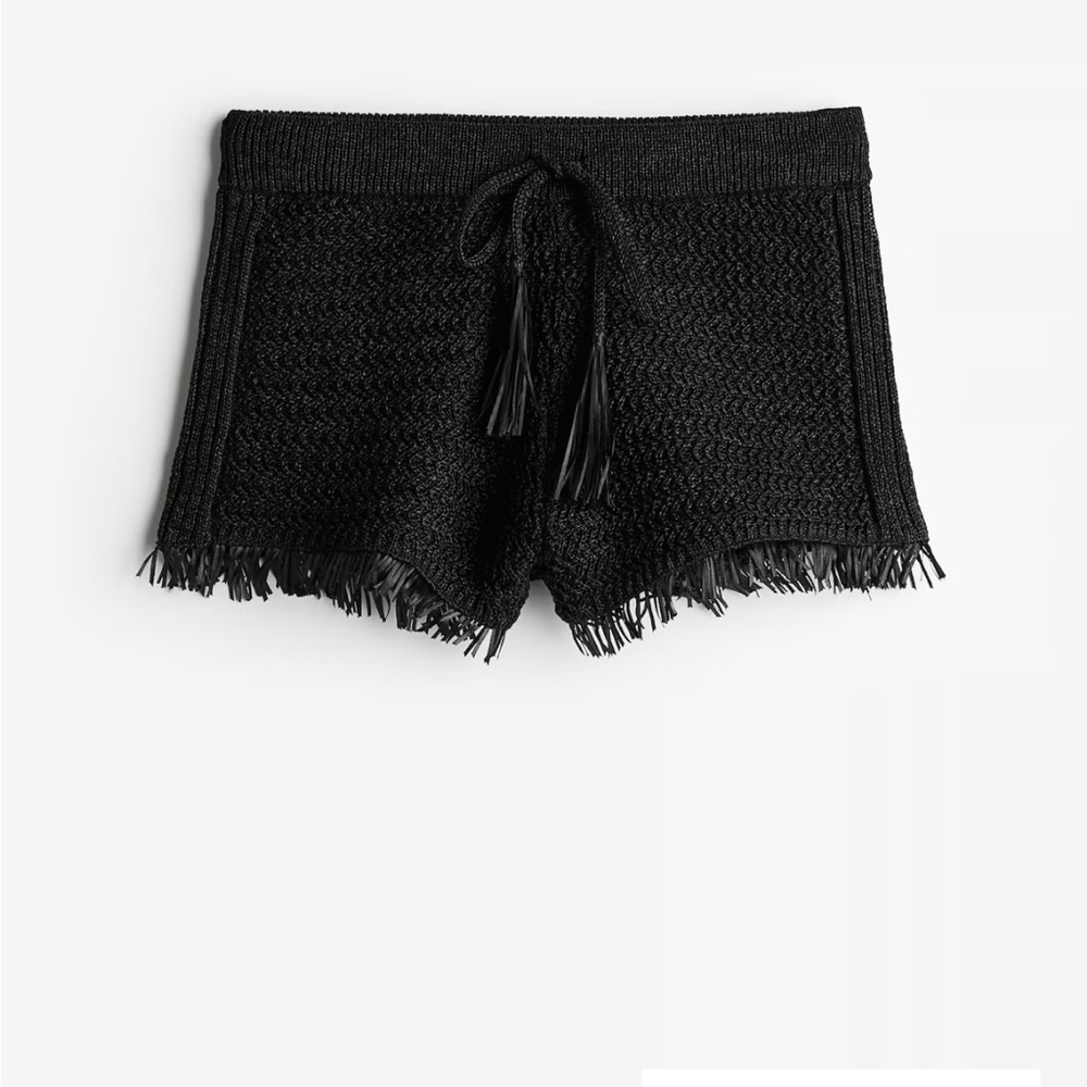 Chic Black Knit Fringe Shorts - Picture 2 of 5